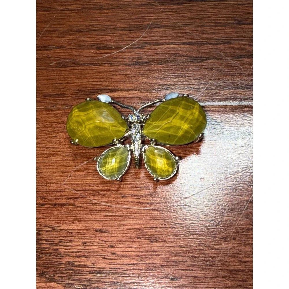 Unbranded vintage amber